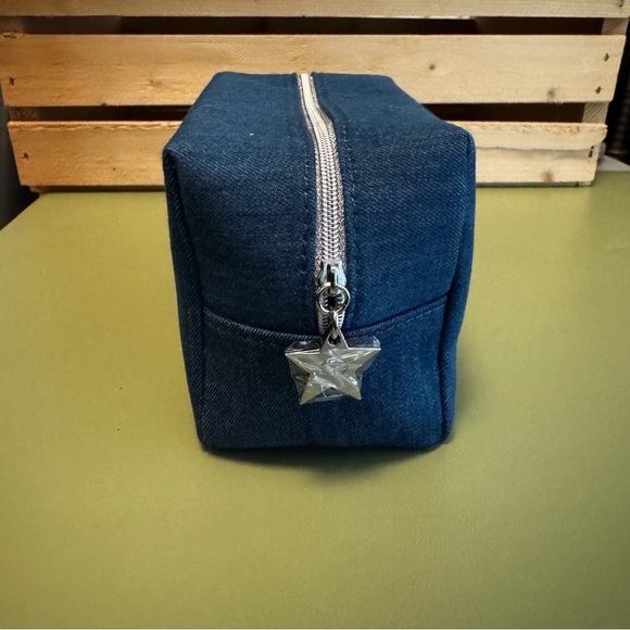 Dior Beauty Minis + Makeup Bag - Picture 3 of 4